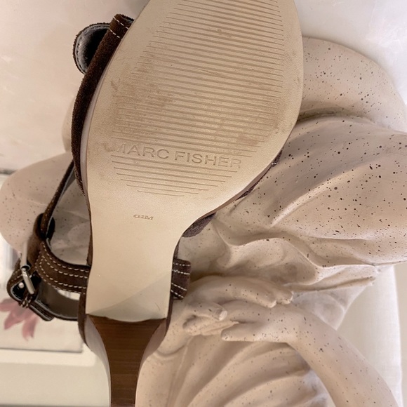 EUC Marc Fisher suede sandals - Picture 6 of 6